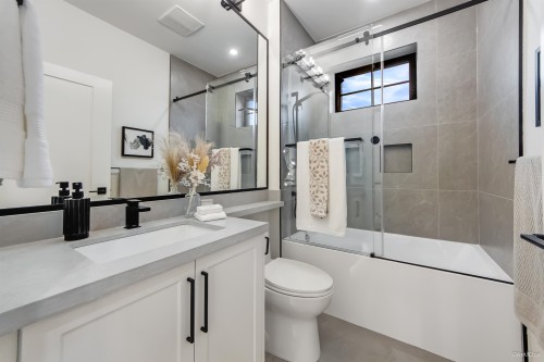 1347 64Th Avenue E, Vancouver, BC 