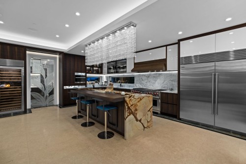 1436 Sandhurst Place, West Vancouver, BC 