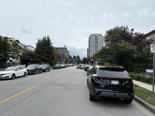 204-137 17Th Street W, North Vancouver, BC 