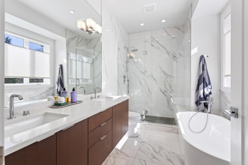 3726 35Th Avenue W, Vancouver, BC 