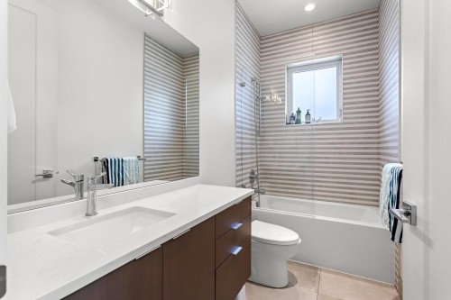 3726 35Th Avenue W, Vancouver, BC 