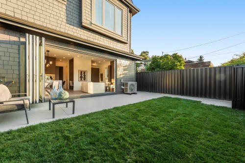 2-847 10Th Avenue E, Vancouver, BC 