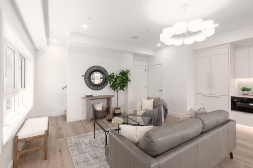 1135 33Rd Avenue W, Vancouver, BC 