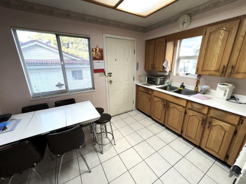 963 11Th Avenue E, Vancouver, BC 