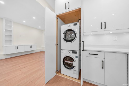 2-3090 Vanness Avenue, Vancouver, BC 