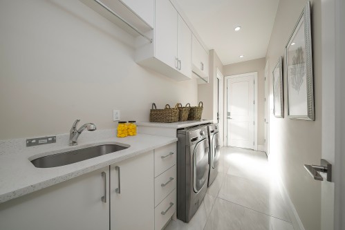 8160 Railway Avenue, Richmond, BC 