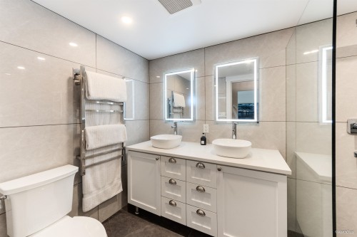 1017 8Th Avenue W, Vancouver, BC 