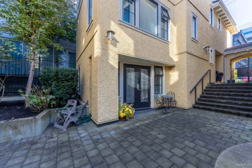 1017 8Th Avenue W, Vancouver, BC 