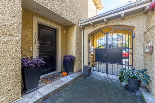 1017 8Th Avenue W, Vancouver, BC 