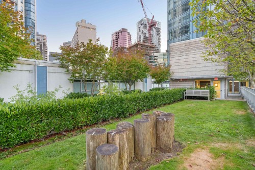 601-1499 Pender Street W, Vancouver, BC 