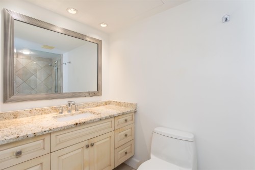 902-2135 Argyle Avenue, West Vancouver, BC 