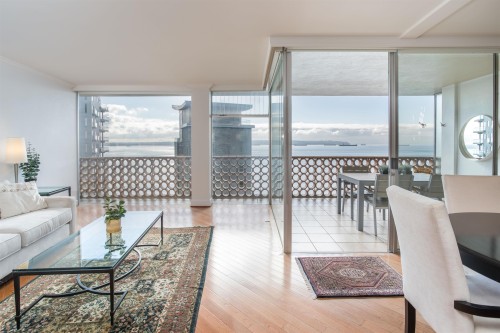 902-2135 Argyle Avenue, West Vancouver, BC 