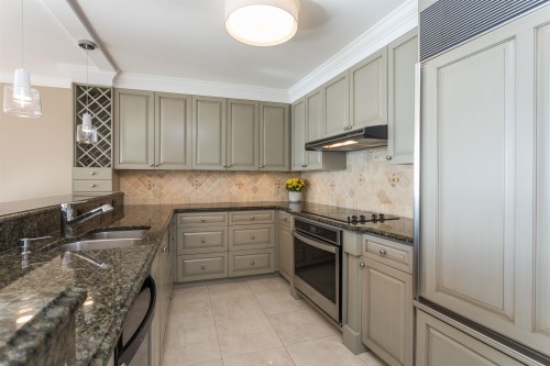 902-2135 Argyle Avenue, West Vancouver, BC 