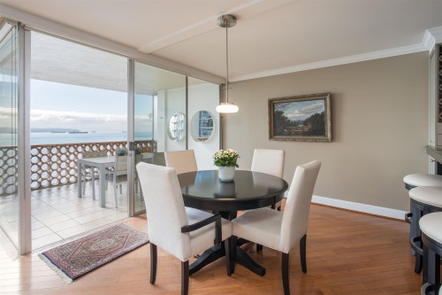 902-2135 Argyle Avenue, West Vancouver, BC 