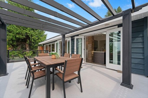 727 Crystal Court, North Vancouver, BC 