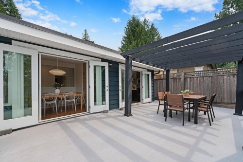 727 Crystal Court, North Vancouver, BC 