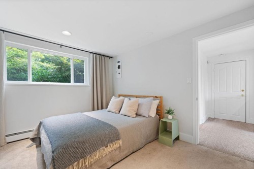 727 Crystal Court, North Vancouver, BC 