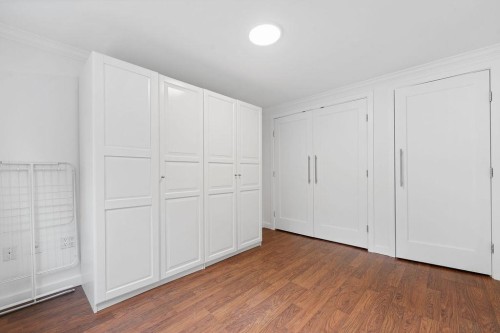 727 Crystal Court, North Vancouver, BC 