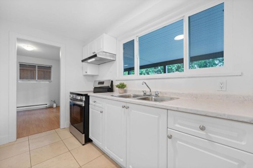 727 Crystal Court, North Vancouver, BC 