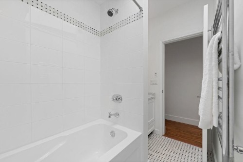 727 Crystal Court, North Vancouver, BC 