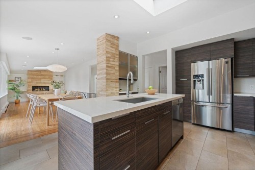 727 Crystal Court, North Vancouver, BC 