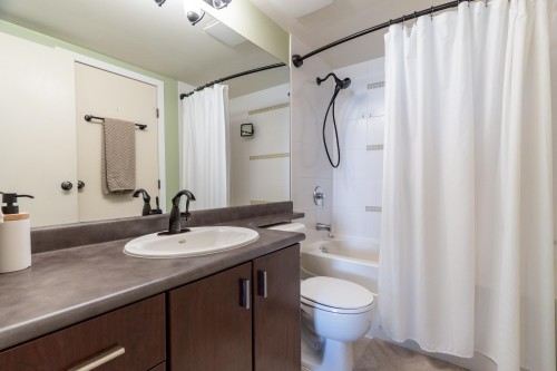 415-6888 Southpoint Drive, Burnaby, BC 