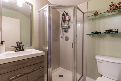 415-6888 Southpoint Drive, Burnaby, BC 