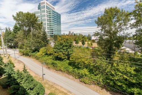 415-6888 Southpoint Drive, Burnaby, BC 