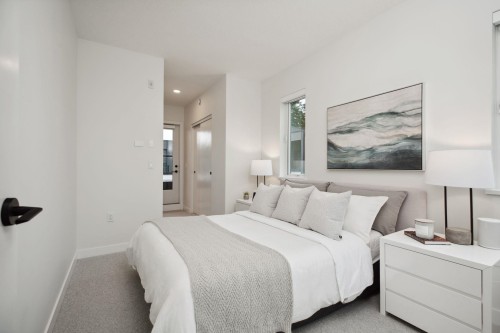 201-715 Ducklow Street, Coquitlam, BC 