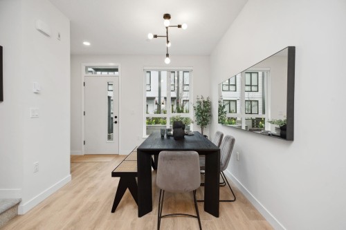 201-715 Ducklow Street, Coquitlam, BC 