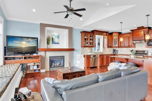 943 Harris Avenue, Coquitlam, BC 