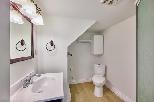 102 Durham Street, New Westminster, BC 