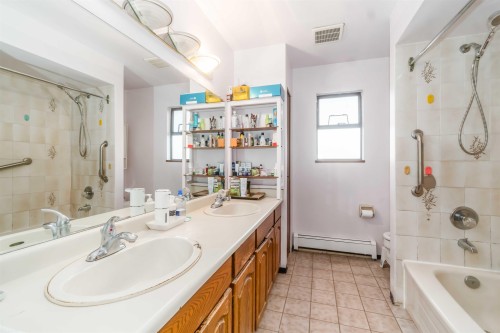 5820 Earles Street, Vancouver, BC 