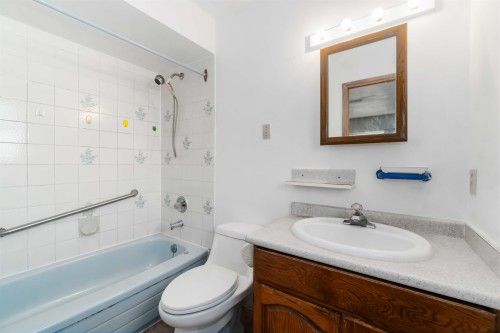 5820 Earles Street, Vancouver, BC 