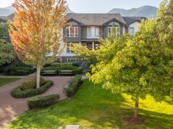 2-1261 Main Street  Squamish, BC V8B 0P7