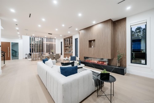 817 Cornell Avenue, Coquitlam, BC 