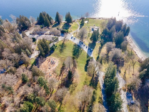 403-3911 Cates Landing, North Vancouver, BC 