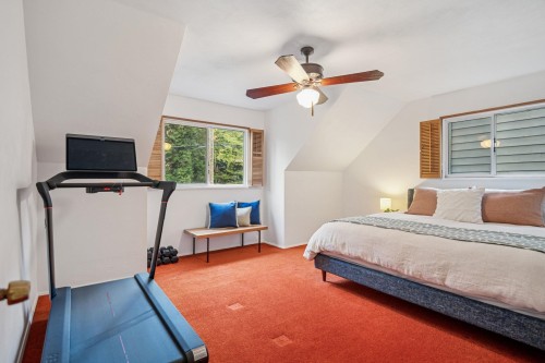 2174 Hoskins Road, North Vancouver, BC 