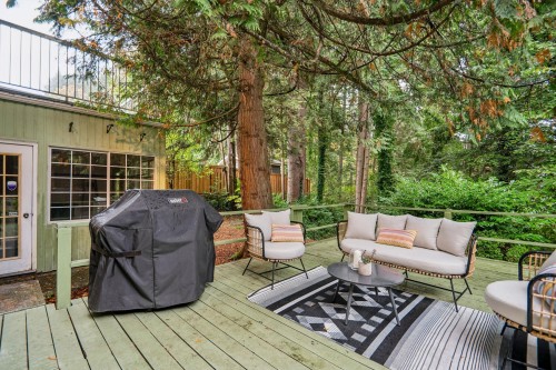 2174 Hoskins Road, North Vancouver, BC 