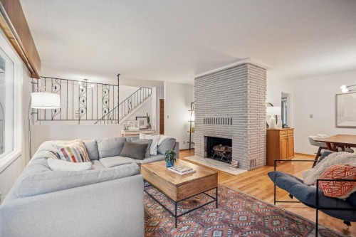 2174 Hoskins Road, North Vancouver, BC 