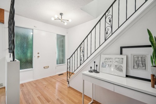 2174 Hoskins Road, North Vancouver, BC 