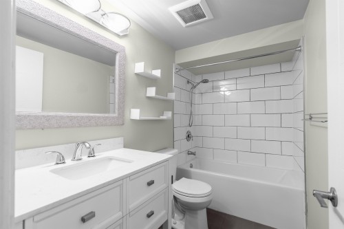 2645 Westview Drive, North Vancouver, BC 