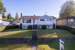 4370 Briarwood Crescent  Burnaby, BC V5G 2M6