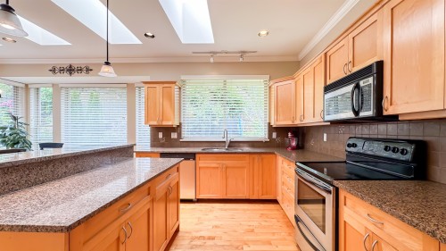 158 Stonegate Drive, West Vancouver, BC 