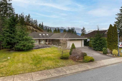 158 Stonegate Drive, West Vancouver, BC 