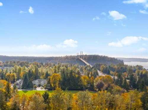 1609-2024 Fullerton Avenue  North Vancouver, BC V7P 3G4