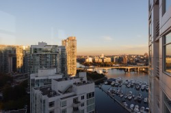 2305-1199 Marinaside Crescent  Vancouver, BC V6Z 2Y2