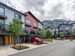 1425 Shoal Way  Squamish, BC V8B 1E6