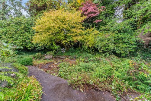 360 Keith Road, West Vancouver, BC 