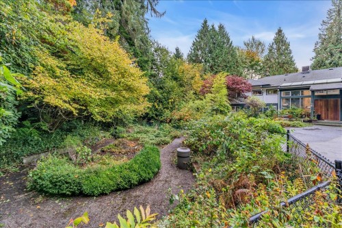 360 Keith Road, West Vancouver, BC 